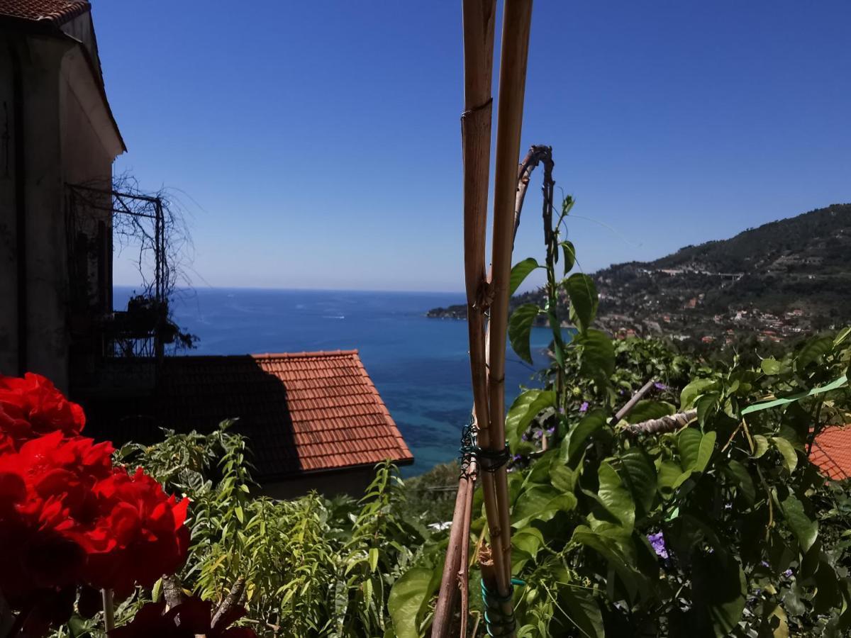 ונטימיגליה Romantic Casa Lorenzina Affittacamere מראה חיצוני תמונה