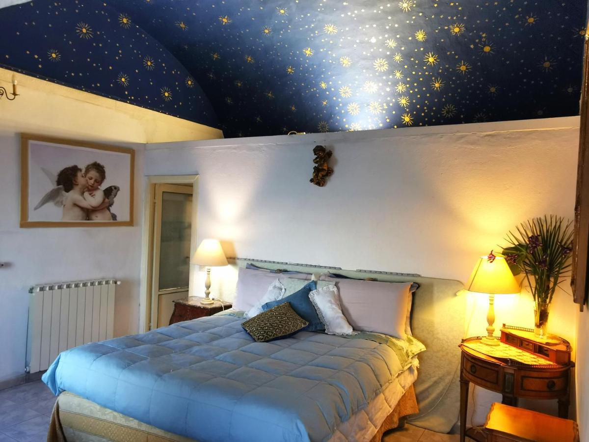 ונטימיגליה Romantic Casa Lorenzina Affittacamere מראה חיצוני תמונה