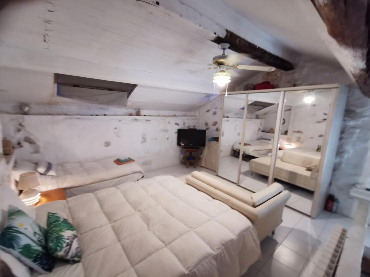 ונטימיגליה Romantic Casa Lorenzina Affittacamere מראה חיצוני תמונה