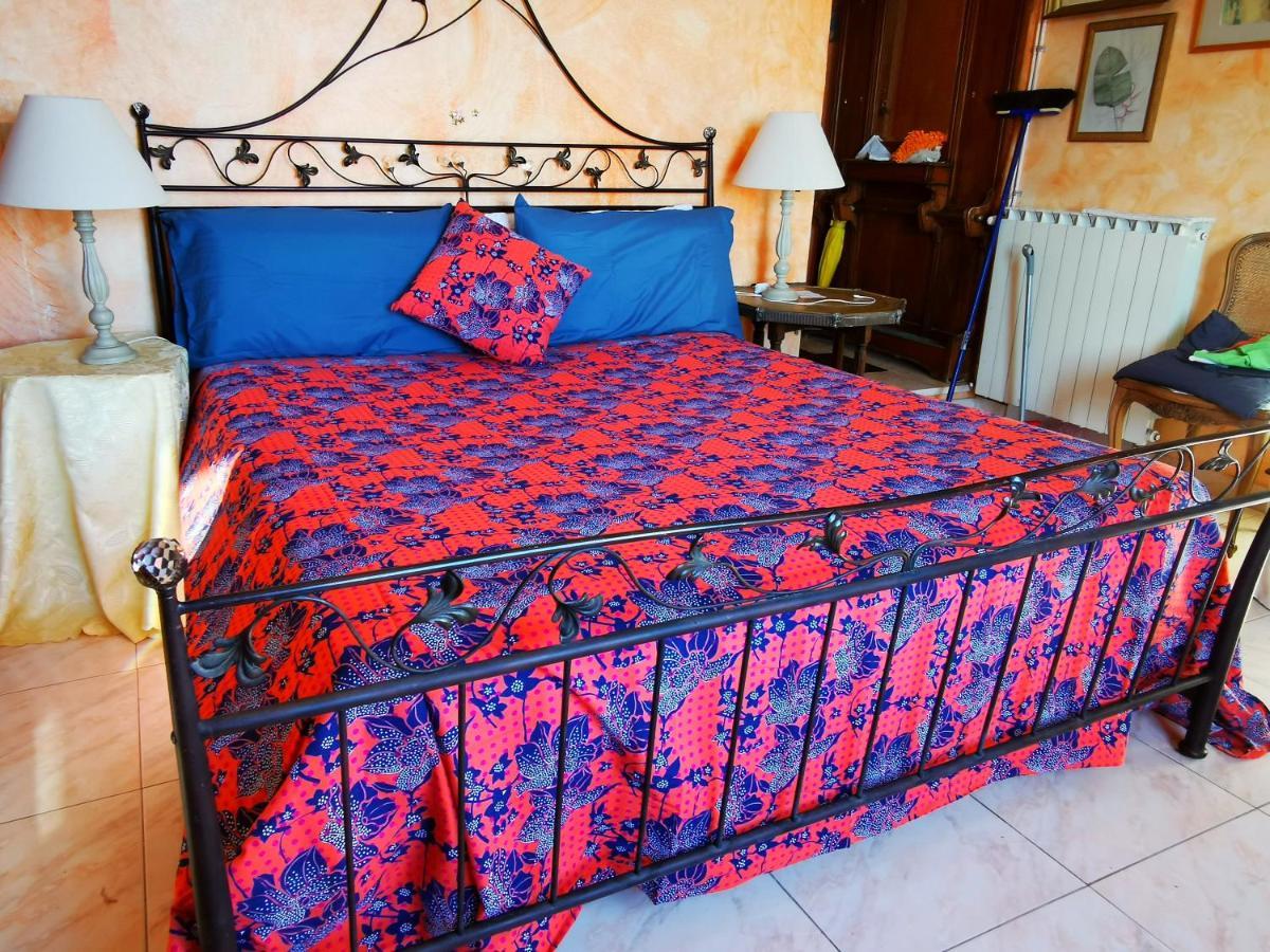 ונטימיגליה Romantic Casa Lorenzina Affittacamere מראה חיצוני תמונה