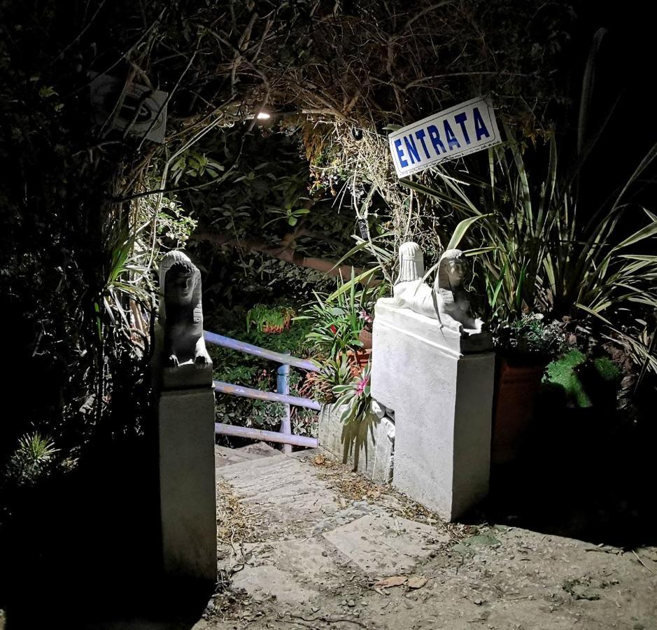 ונטימיגליה Romantic Casa Lorenzina Affittacamere מראה חיצוני תמונה